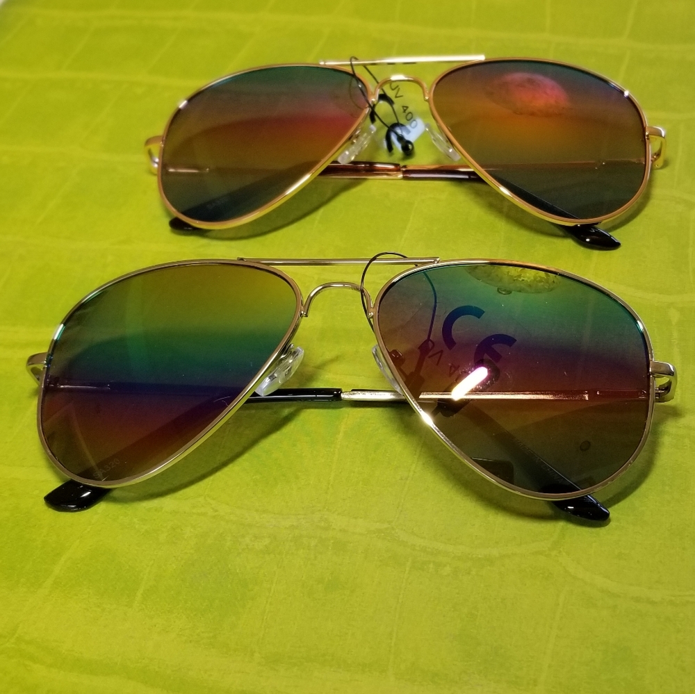 Iridescent Aviator Sunglasses - Picture 6 of 8